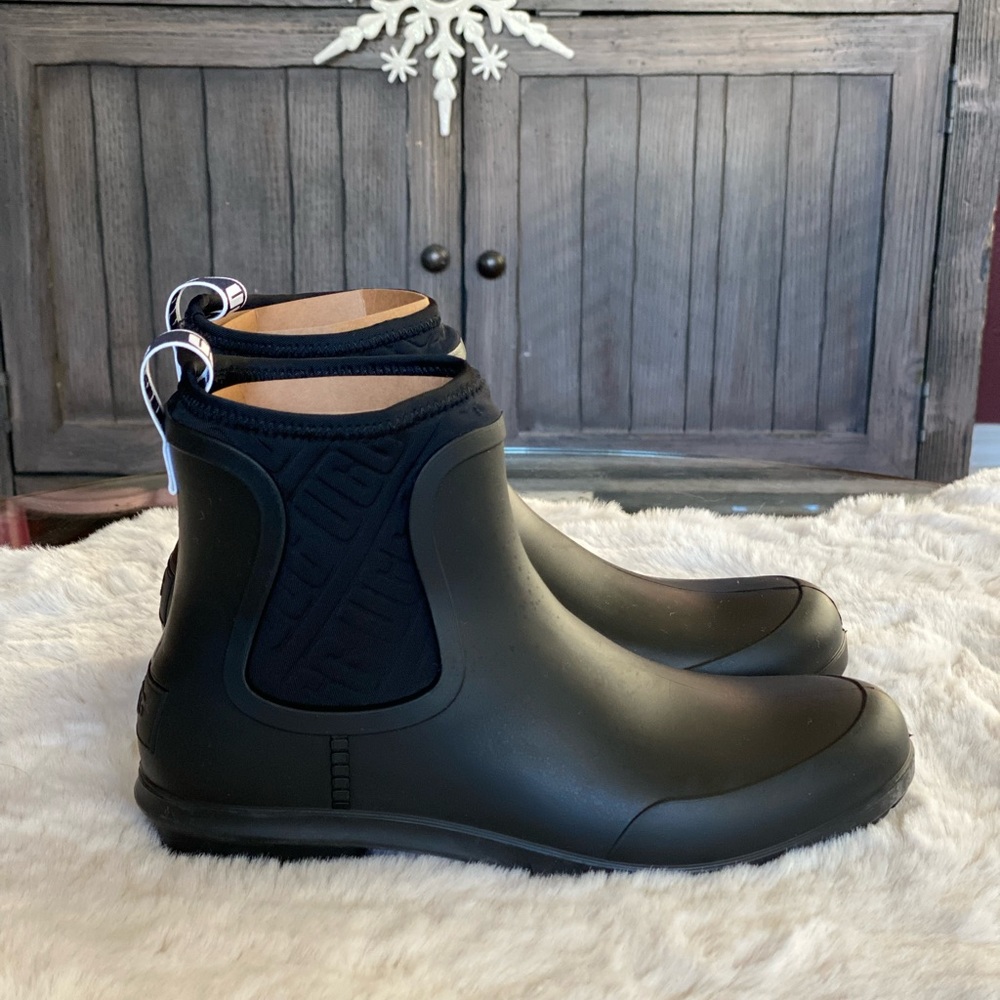 💫New Women UGG Chevonne Rain Boot in Black